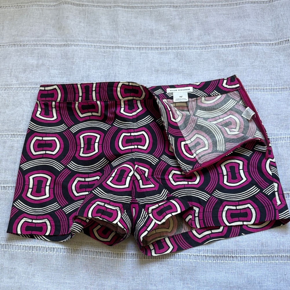 Club Monaco Rimon Shorts With Geometric Pattern - Picture 6 of 12